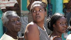 haitské eny ve front na jídlo
